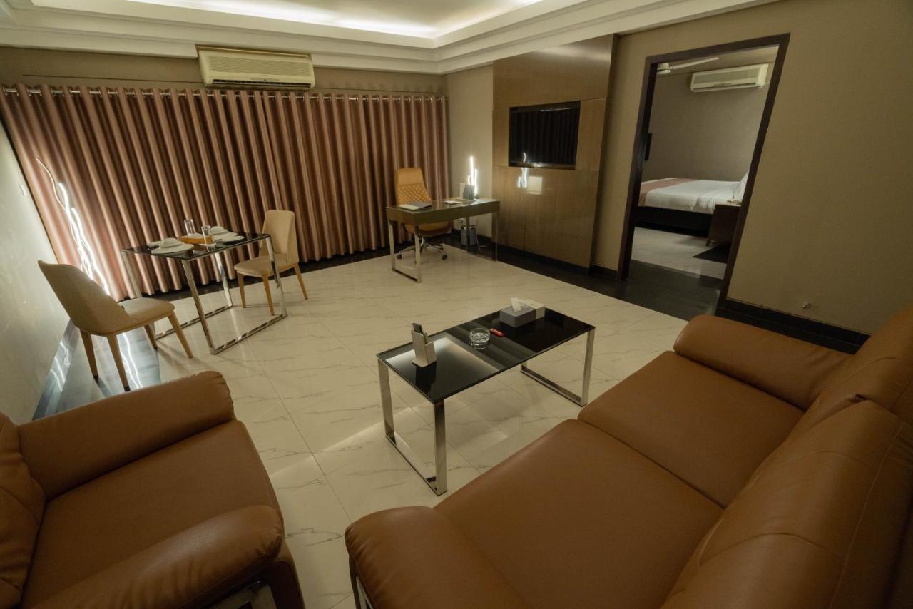 Khulna Hotel Castle Salam מראה חיצוני תמונה