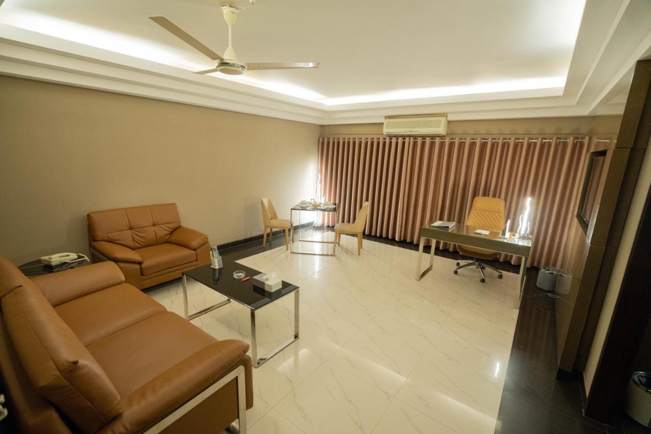 Khulna Hotel Castle Salam מראה חיצוני תמונה